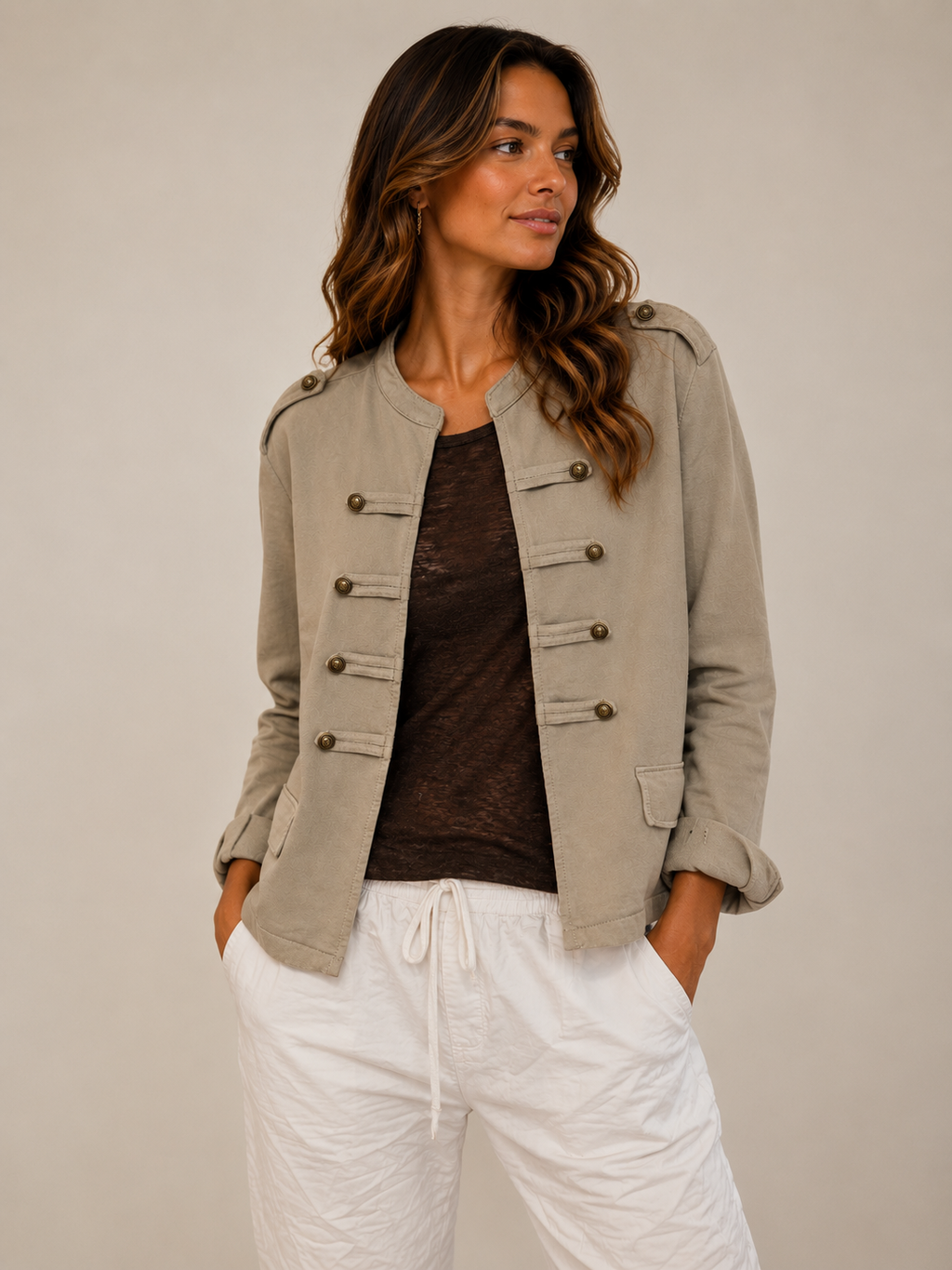 Military Jacke mit Zierknöpfen