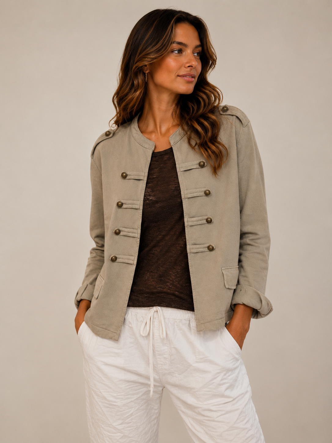 Military Jacke mit Zierknöpfen