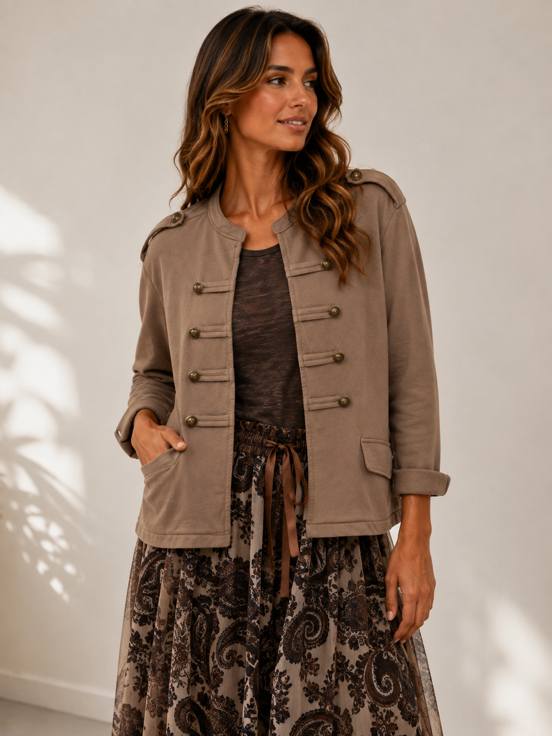 Military Jacke mit Zierknöpfen